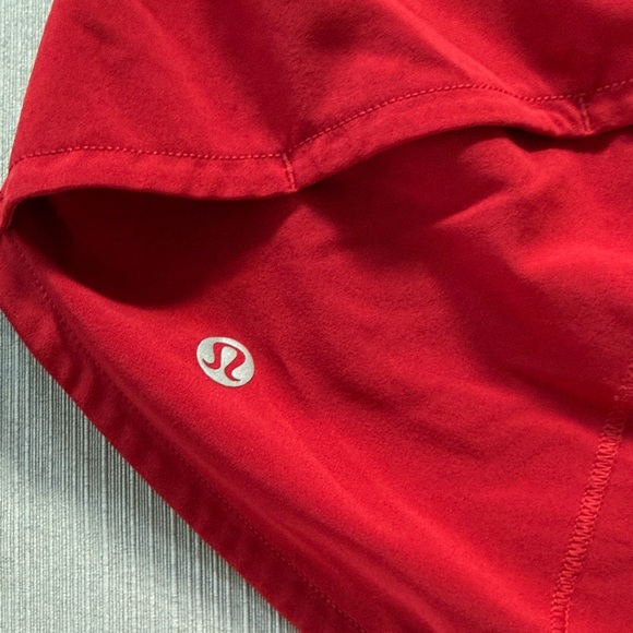 Lululemon Speed Up Low Rise 2.5 Red Shorts Size 8 - Picture 2 of 4